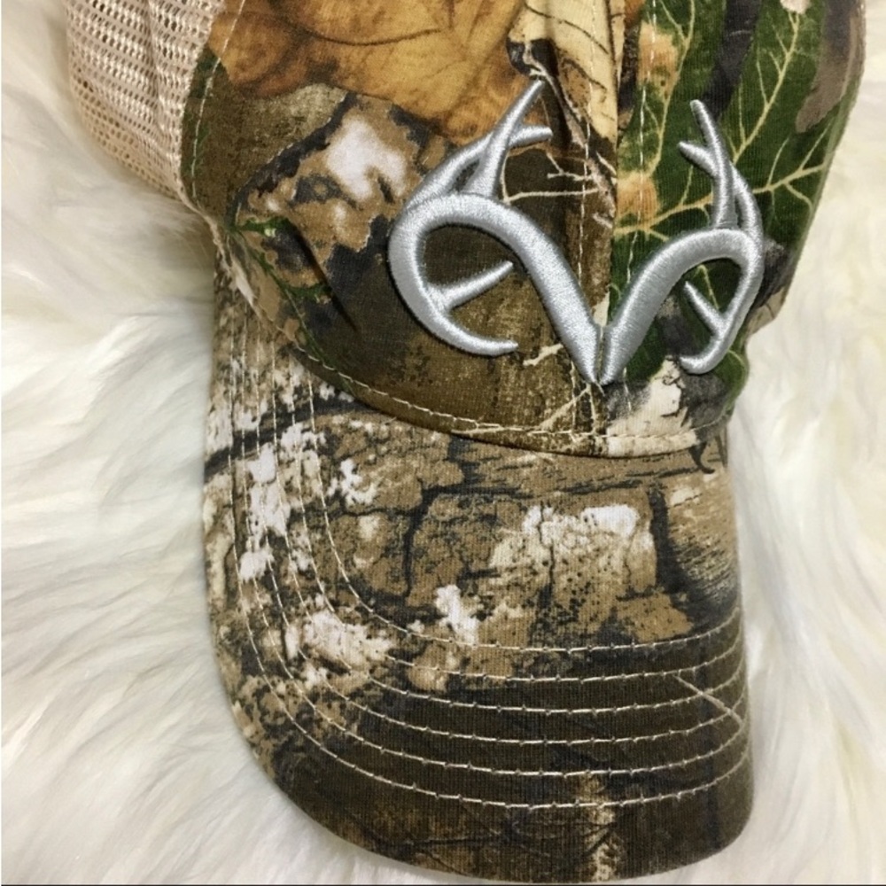 NWT Realtree Men’s Adjustable Camouflage Hat for Hunting Fishing Outdoors - Picture 2 of 8